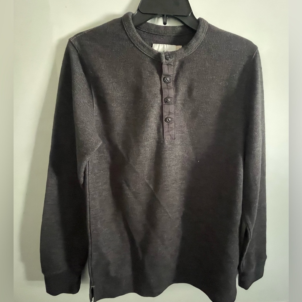 Grey standard shirt, great for casual wear #casualwear